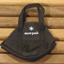 画像をギャラリービューアに読み込む, 美品 
 スノーピーク【snow peak】 焚火台ケース型コインケース PG-AC-21SU801 フィールドギア