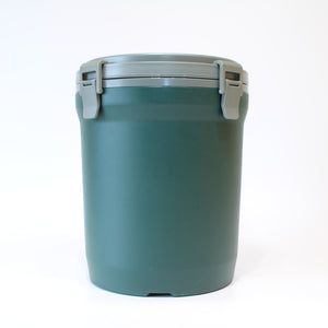 美品 
スタンレー（STANLEY） スタンレー STANLEY ウォータージャグ 3.8L ‎01937-005 グリーン