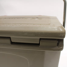 画像をギャラリービューアに読み込む, スノーピーク（snow peak） ハードロッククーラー 20QT [容量19L] UG-301GY 中古
 廃番品 送料無料
