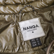 画像をギャラリービューアに読み込む, 美品  ナンガ（NANGA） ポータブルダウンジャケット メンズ Mサイズ ポケッタブル収納可能　超軽量