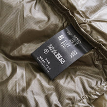 画像をギャラリービューアに読み込む, 美品  ナンガ（NANGA） ポータブルダウンジャケット メンズ Mサイズ ポケッタブル収納可能　超軽量