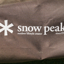 画像をギャラリービューアに読み込む, 美品  スノーピーク（snowpeak） ローチェア30 ブラウン LV-091BR テーブル・チェア　定番・人気のロースタイル　焚火台・ジカロテーブルに最適