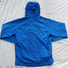 画像をギャラリービューアに読み込む, 美品　finetrack 　エバーブレスアルマジャケット ジャケット 古着 ブルー メンズ サイズ/M　ハードシェル