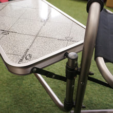 画像をギャラリービューアに読み込む, 美品  サウスフィールド（SOUTHFIELD） サイドテーブル付きチェア 2脚セット　可動式テーブル　フォールディングディレクターズチェア　テーブル・チェア