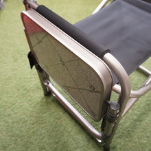 画像をギャラリービューアに読み込む, 美品  サウスフィールド（SOUTHFIELD） サイドテーブル付きチェア 2脚セット　可動式テーブル　フォールディングディレクターズチェア　テーブル・チェア