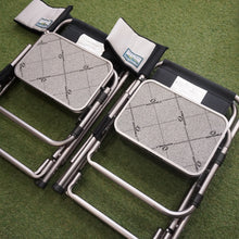 画像をギャラリービューアに読み込む, 美品  サウスフィールド（SOUTHFIELD） サイドテーブル付きチェア 2脚セット　可動式テーブル　フォールディングディレクターズチェア　テーブル・チェア