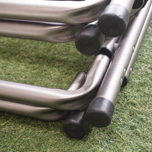 画像をギャラリービューアに読み込む, 美品  サウスフィールド（SOUTHFIELD） サイドテーブル付きチェア 2脚セット　可動式テーブル　フォールディングディレクターズチェア　テーブル・チェア