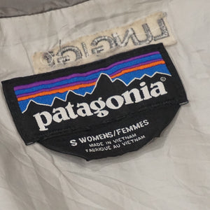 パタゴニア（patagonia） ダウンジャケット 軽量　中綿ジャケット 古着 ブルゾン グレー レディース サイズ/S [5/18値下げ]