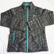 画像をギャラリービューアに読み込む, ザ・ノースフェイス（THE NORTH FACE）軽量 ダウンジャケット 軽アウター　ライトダウン　ブルゾン 古着 ブラック レディース