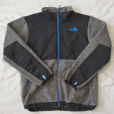 ザ・ノースフェイス（THE NORTH FACE） デナリフリースジャケット ブルゾン グレー×ブラック ボーイズ サイズ/BOY’S　L [5/18値下げ]