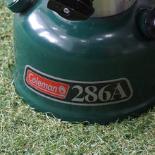 画像をギャラリービューアに読み込む, 美品 コールマン（Coleman） ワンマントルガソリンランタン286A ランタン・ライト　ホワイトガソリン　ロングライフデザイン賞
