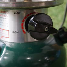 画像をギャラリービューアに読み込む, 美品 コールマン（Coleman） ワンマントルガソリンランタン286A ランタン・ライト　ホワイトガソリン　ロングライフデザイン賞