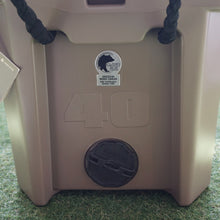 画像をギャラリービューアに読み込む, 美品 スノーピーク（snowpeak） ハ－ドロッククーラ－40QT UG-302GY クーラー・保温　極厚 クーラーボックス 38L　グリズリー社製