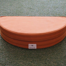 画像をギャラリービューアに読み込む, 美品 スノーピーク（snowpeak） ラウンジクッション TM-096OR フィールドギア　グラウンドスタイル　お座敷　座布団　二つ折り