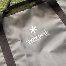画像をギャラリービューアに読み込む, 美品 スノーピーク（snowpeak） UG-140 マルチパーパストートバッグM バッグ＆コンテナー アイアングリルテーブルフレーム対応 [11/17値下げ]