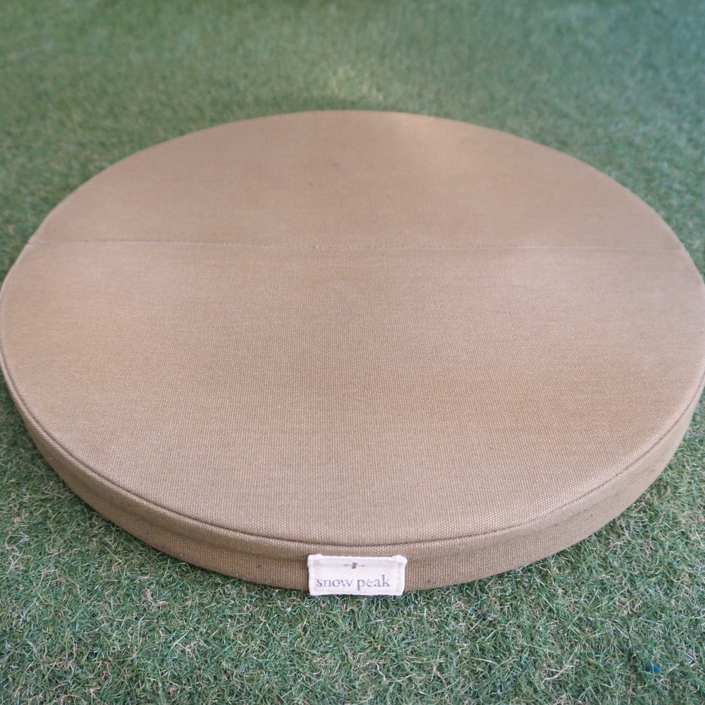 美品 スノーピーク（snowpeak） ラウンジクッション TM-096 テーブル・チェア　グラウンドスタイル　お座敷　座布団　二つ折り [送料無料]