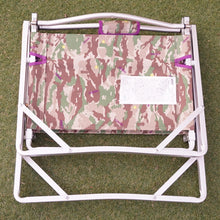 画像をギャラリービューアに読み込む, 美品 コールマン（Coleman） コンパクトフォールディングチェア　カモ柄 2000010507 テーブル・チェア　ローチェア　アウトドアチェア [送料無料]