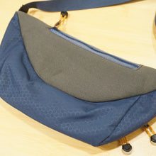 画像をギャラリービューアに読み込む, 美品  EXPED　Mini Belt ポーチ 396221 バッグ＆コンテナー N00_ネイビー  軽量　ウエストバッグ　ヒップベルトポーチ　収納スペース豊富 [送料無料] [12/2値下げ]