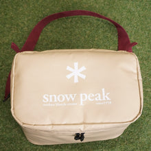 画像をギャラリービューアに読み込む, 美品 スノーピーク（snow peak） ソフトクーラー18 FP-118 クーラー・保温　クーラバック　18L　持ち運びやすい肩掛けサイズ [送料無料] [12/2値下げ]