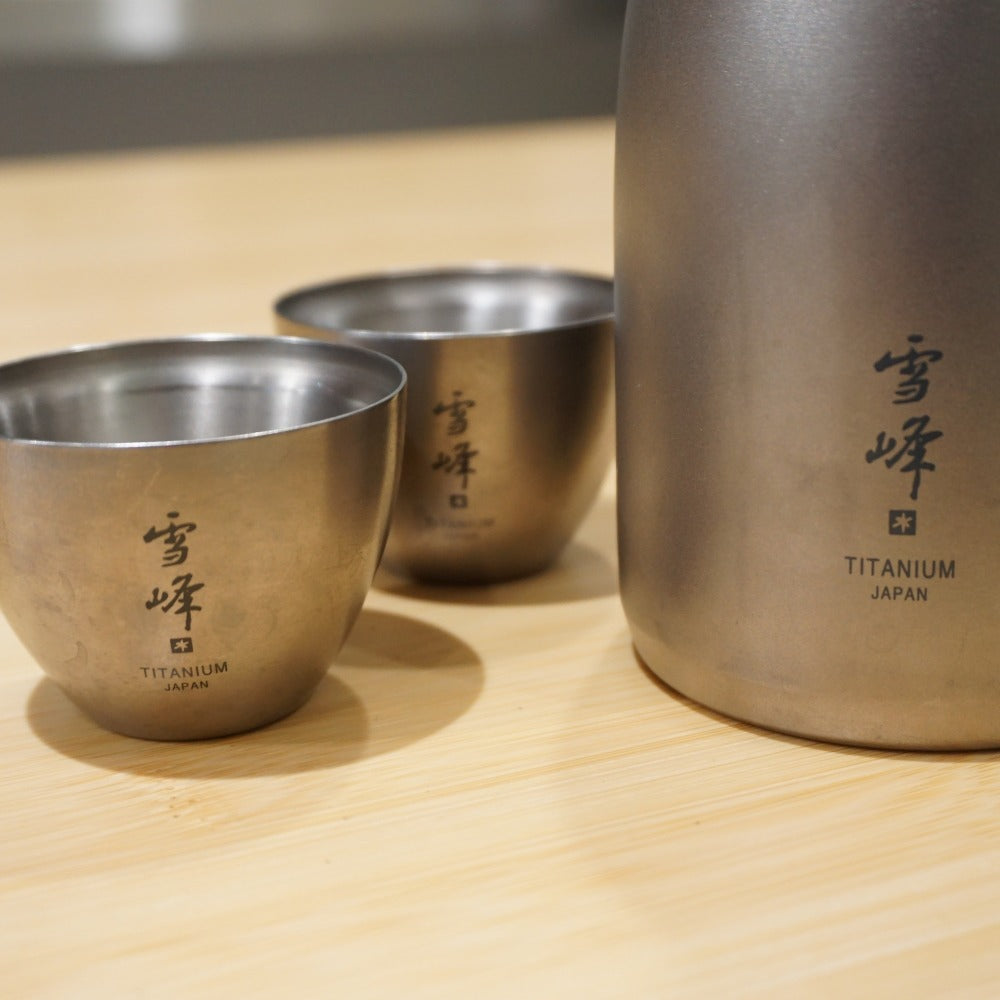 美品 スノーピーク（snow peak） 酒筒・お猪口・ネオプレーンケース TW-540/TW-020/UG-540 テーブルウェア 日本酒 チタン製 雪峰　デュオキャン [送料無料]