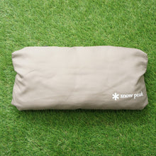 画像をギャラリービューアに読み込む, 美品 スノーピーク（snow peak） ローチェアクッションプラス UG-410 テーブル・チェア ヘッドレスト　腰当て　まくら　クッション [送料無料]