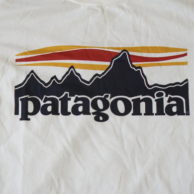 パタゴニア【patagonia】 プリントTシャツ Tシャツ・カットソー
 ホワイト メンズ