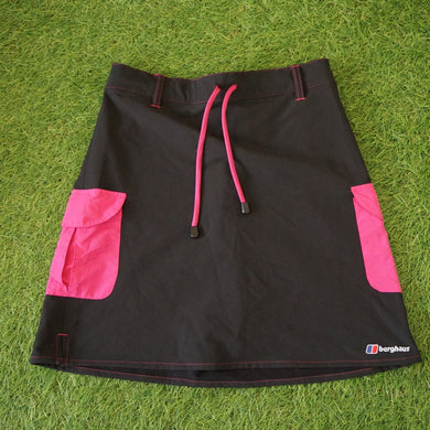 美品 
 バーグハウス【Berghaus】 アドベンチャーツー スカート J0057 スカート
 ブラック レディース