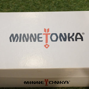 新品同様 
 ミネトンカ(Minnetonka)　MAUI 71302 アリゾナプリント サンダル
 ブラウン レディース