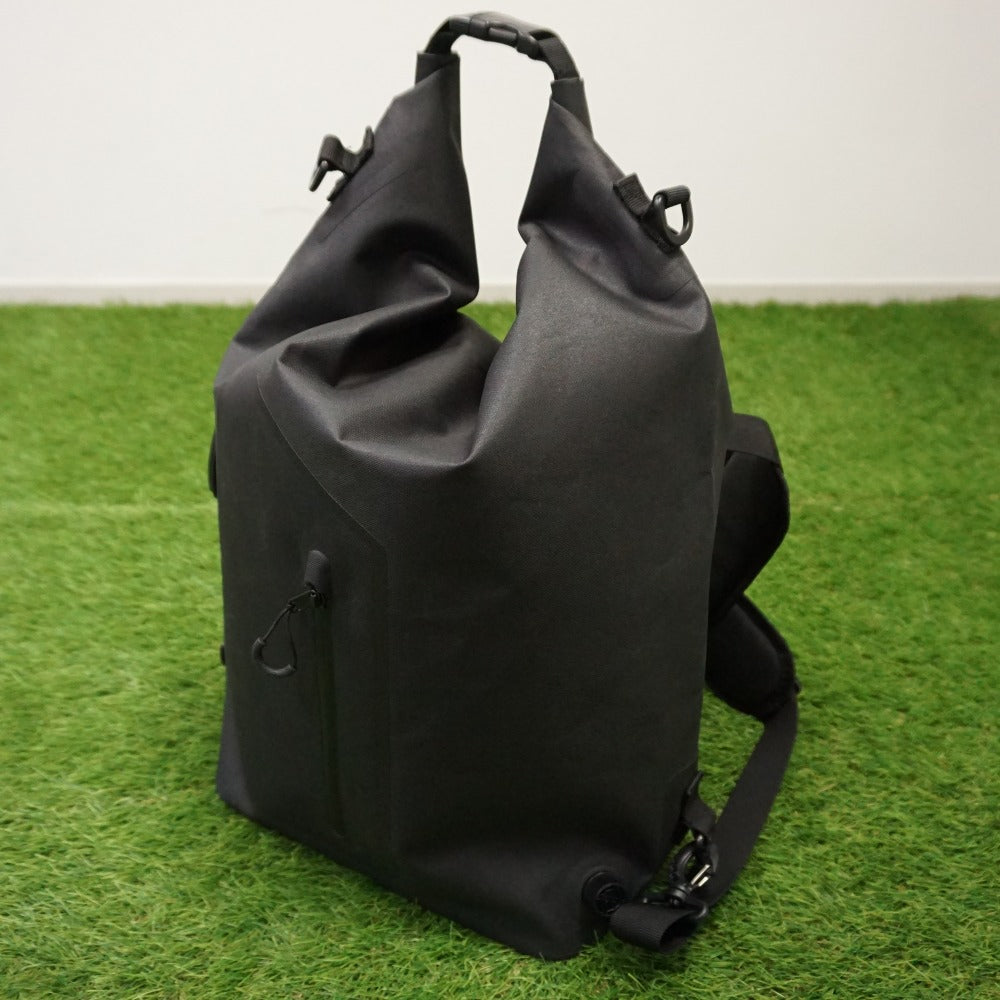新品同様 
 スノーピーク【snow peak】 4WAY Waterproof DRY Bag UG-376BK バッグ＆コンテナー
 [送料無料]